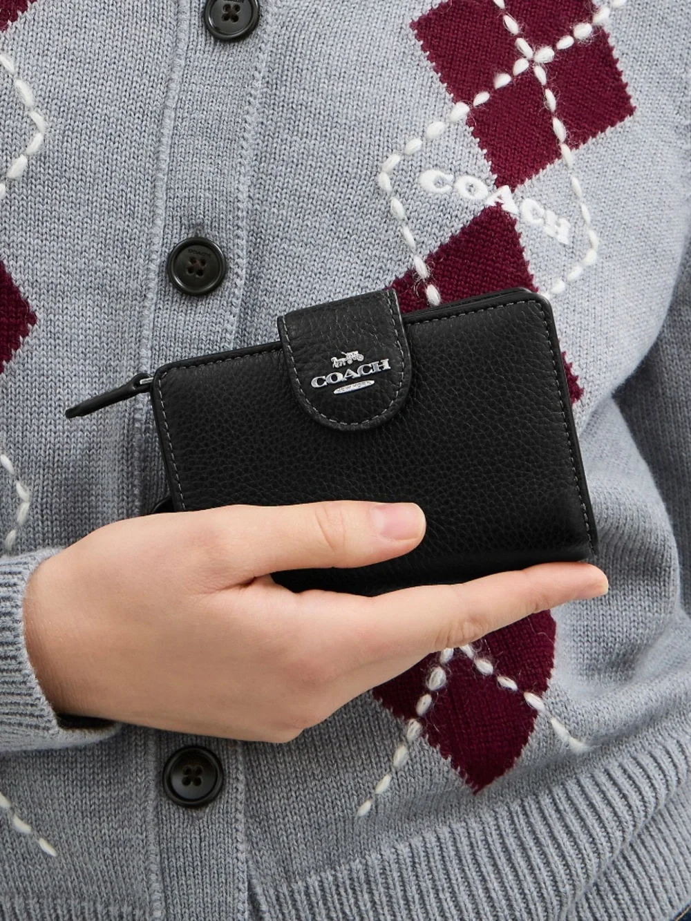 Coach Outlet Medium Corner Zip Wallet
